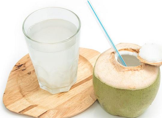 Minum Air Kelapa Ada Aturannya Loh Bunda